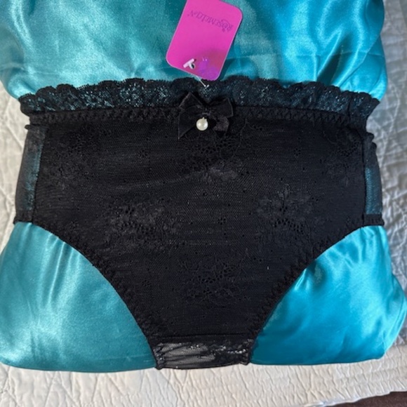 Black All lace Menstrual Panties. High waist Lolita Kawaii Period Panties - Picture 3 of 12